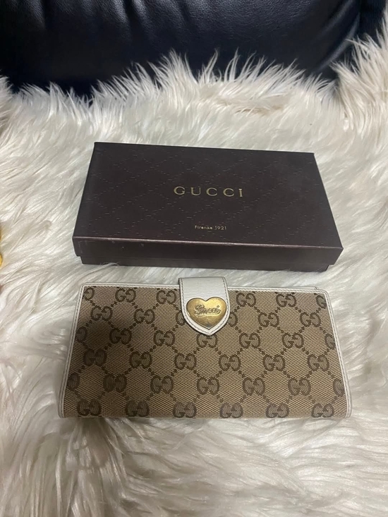 Gucci Handbags - ❣️Gucci Beige GG Canvas Continental Wallet with White Trim❣️